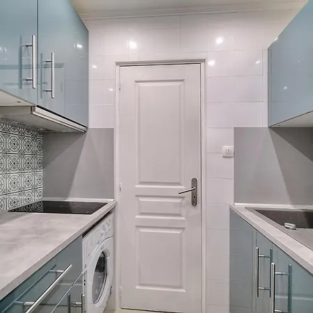 Upstays Forville Market 22m2 Cannes