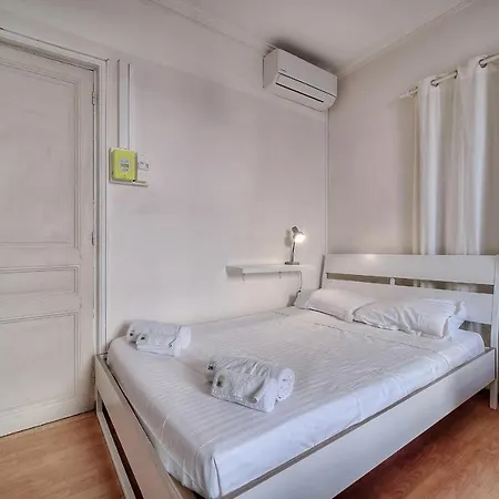 Upstays Forville Market 22m2 Cannes