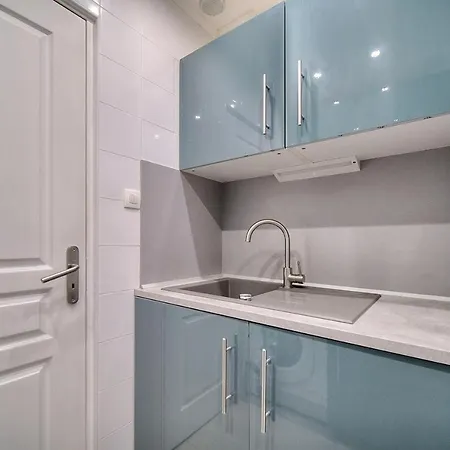 Immogroom - Cosy - Forville Market - Ac Apartment *